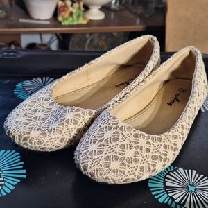Amy Women's Embellished Lace-Panel Flats Shoes Beige Size 7.5